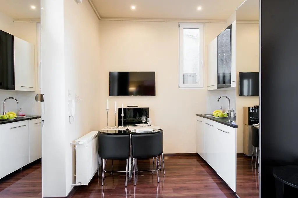 Little Boss Apartment Budapeste 0*,